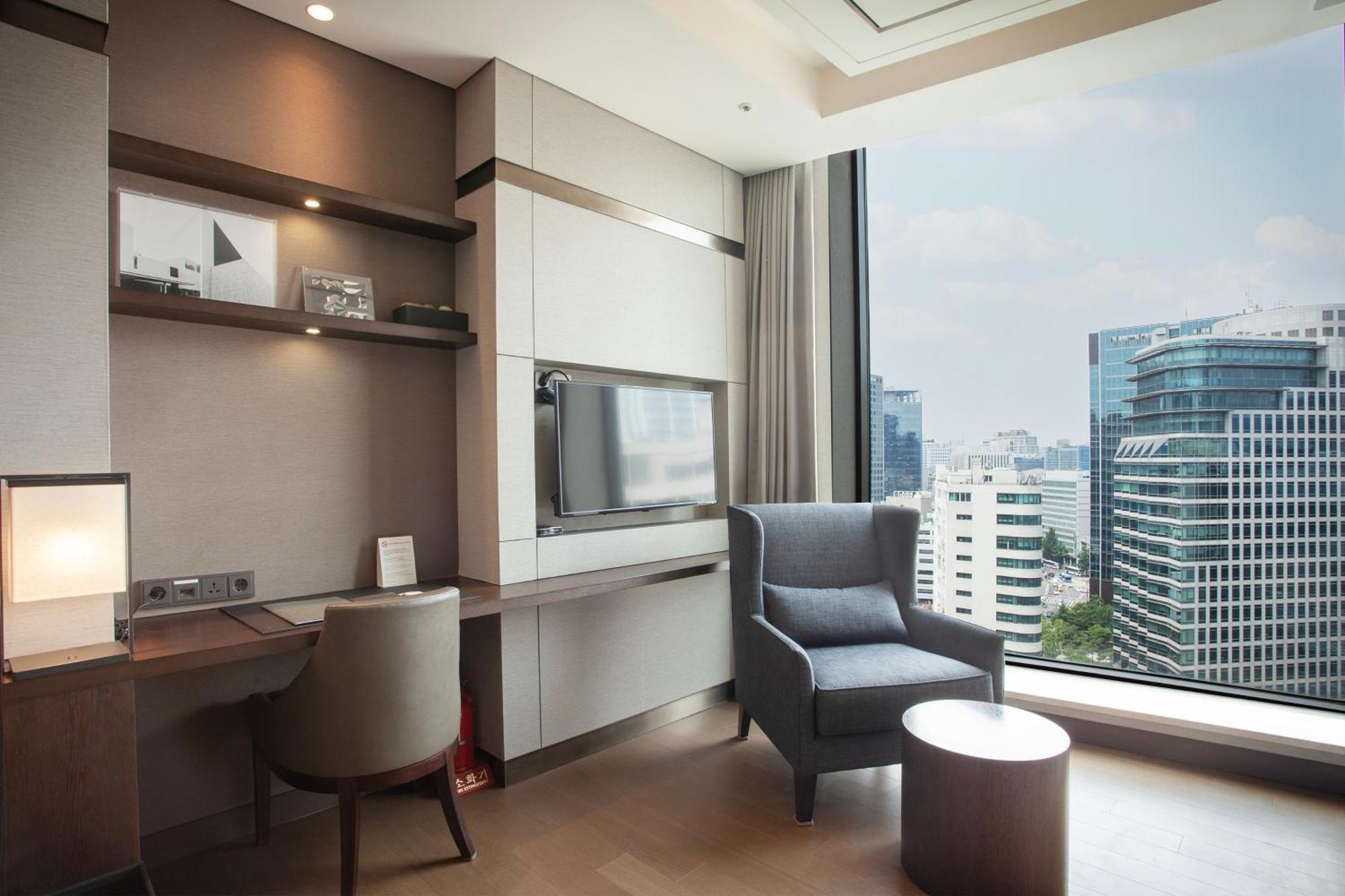 Crown Park Myeongdong 3*
