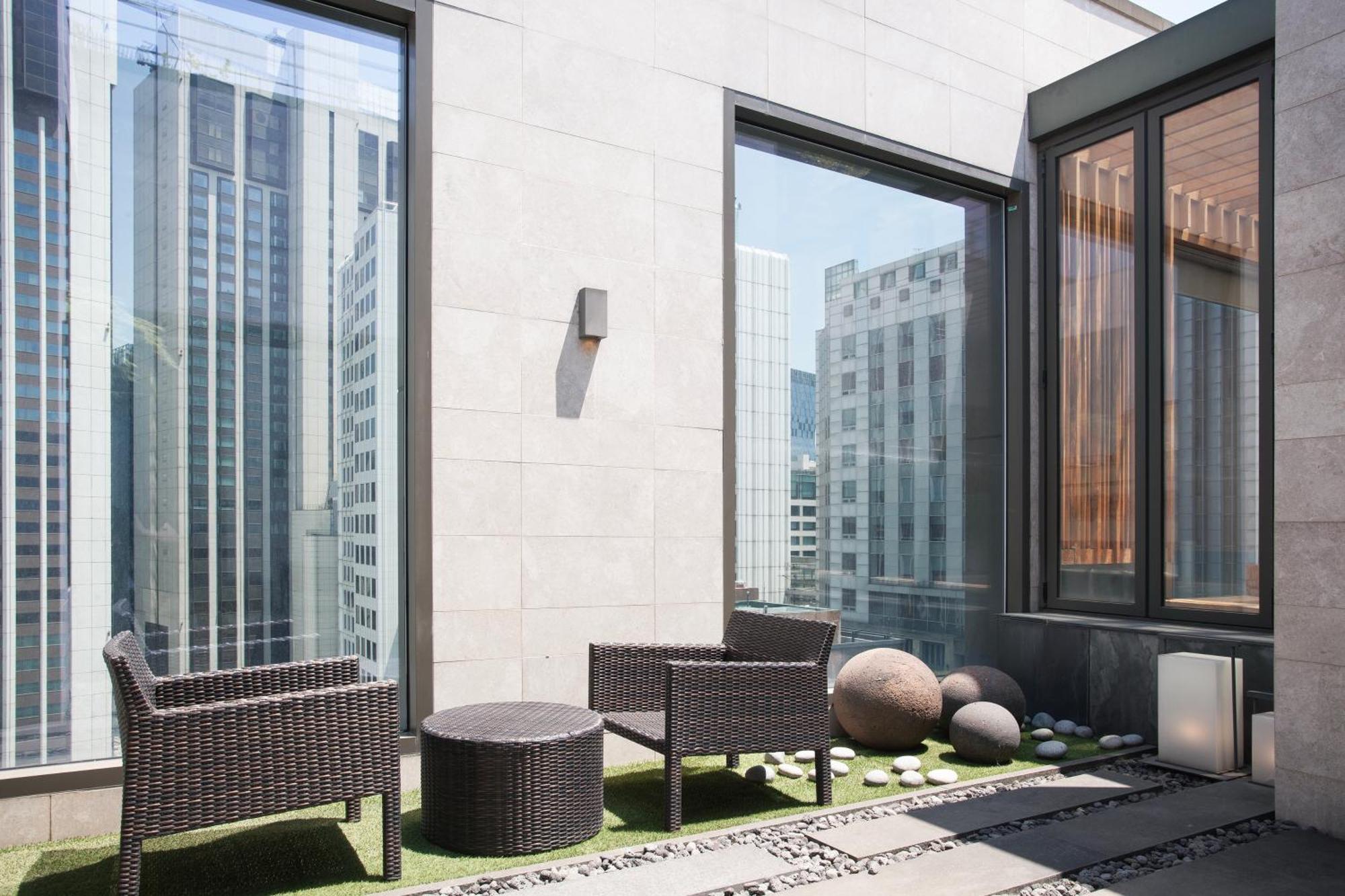 Crown Park Myeongdong Hotel 3*